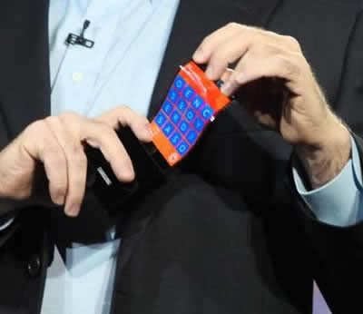 Samsung показа работещ прототип на смартфон с гъвкав екран Youm