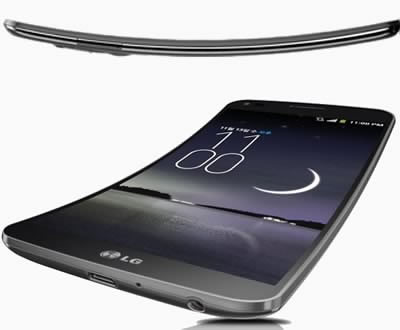 Извитият смартфон LG G Flex все пак се огъва