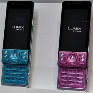 Panasonic представи официално камерфона Lumix Phone...