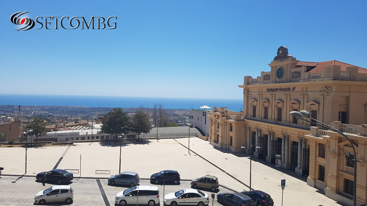 Agrigento - площада пред гарата