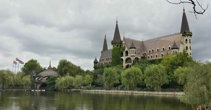 Замъкът в Равадиново